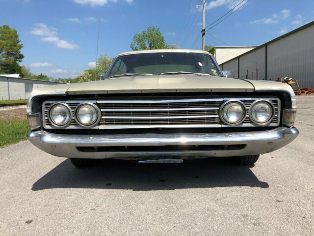 Ford Fairlane 1969 image number 2