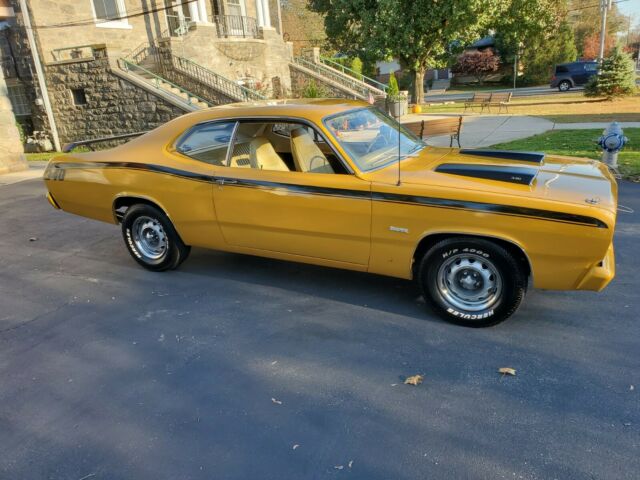 Plymouth Duster 1972 image number 10