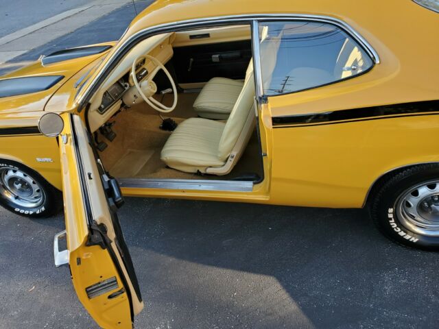 Plymouth Duster 1972 image number 38