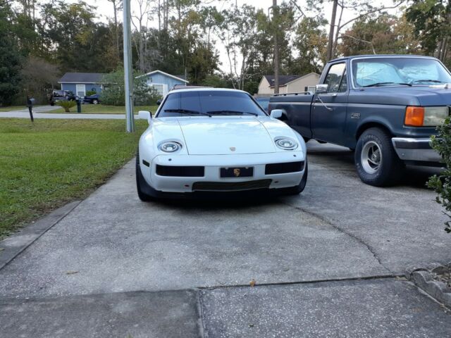 Porsche 928 1979 image number 2