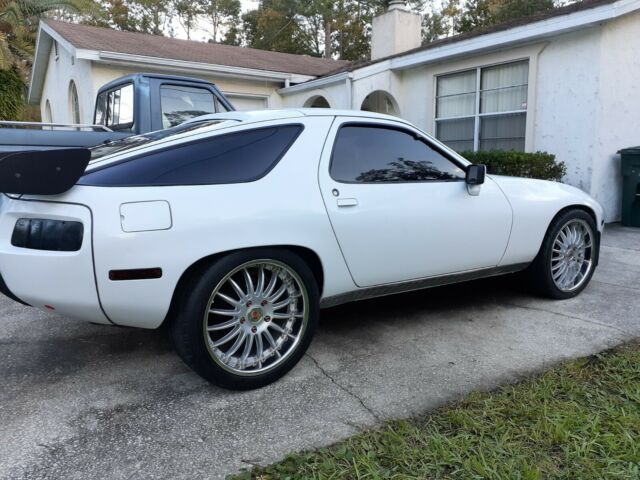 Porsche 928 1979 image number 29