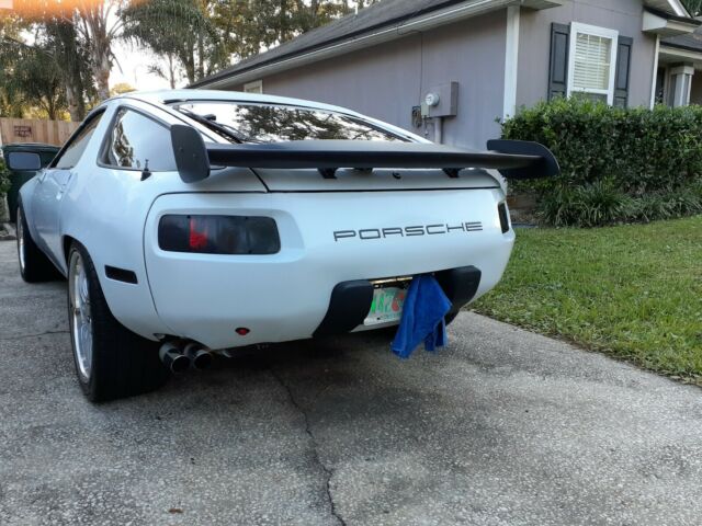 Porsche 928 1979 image number 34