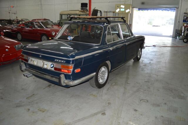 BMW 2000 1970 image number 34