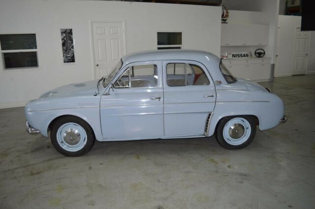 Renault Dauphine 1959 image number 28