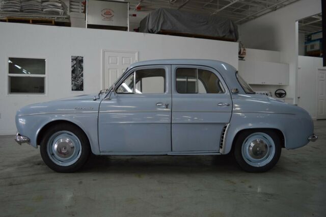 Renault Dauphine 1959 image number 29