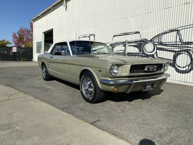 Ford Mustang 1966 image number 15