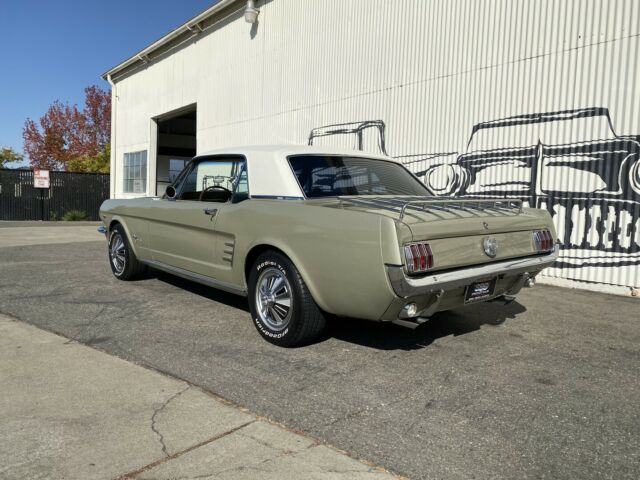 Ford Mustang 1966 image number 28