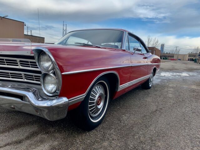 Ford Galaxie 1967 image number 17