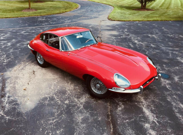 Jaguar E-Type 1967 image number 10