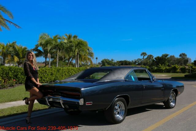 Dodge Charger 1970 image number 10