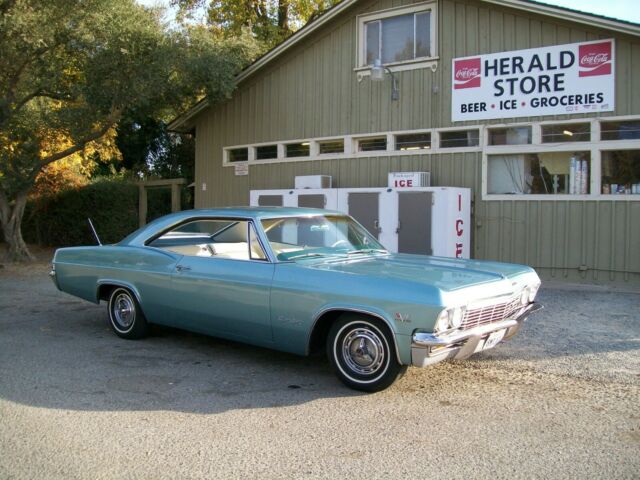 Chevrolet Impala 1965 image number 0