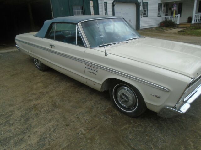 Plymouth Fury 1965 image number 25