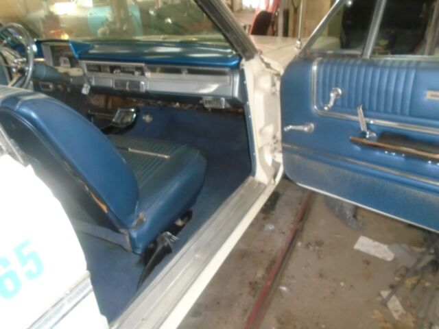 Plymouth Fury 1965 image number 34