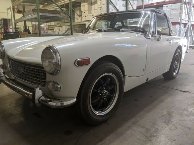 MG Midget 1973 image number 16