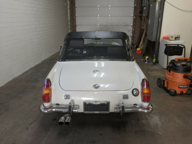 MG Midget 1973 image number 20