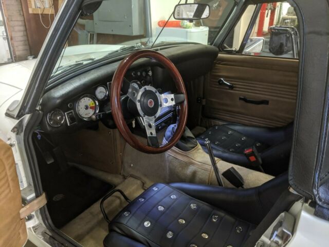 MG Midget 1973 image number 23