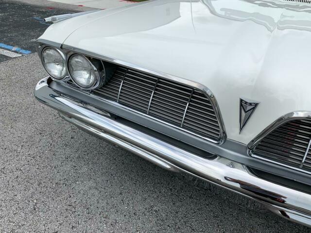 Pontiac Bonneville 1961 image number 23