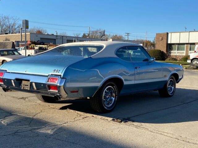 Oldsmobile Cutlass 1971 image number 28