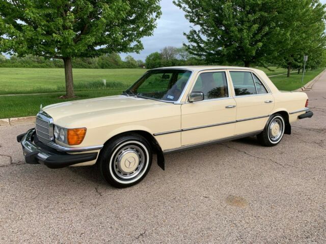 Mercedes-Benz S-Class 1979 image number 28