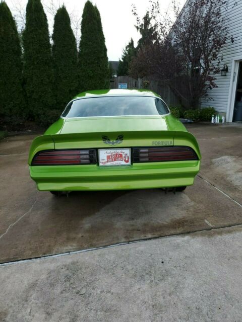 Pontiac Firebird 1976 image number 11