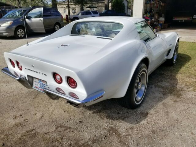 Chevrolet Corvette 1973 image number 24