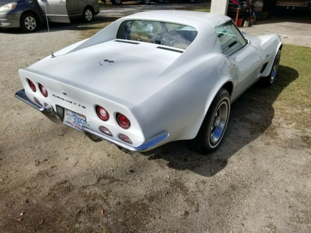 Chevrolet Corvette 1973 image number 28