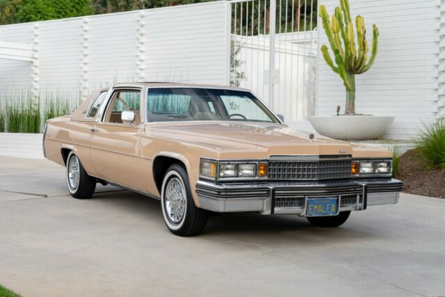 Cadillac DeVille 1978 image number 2