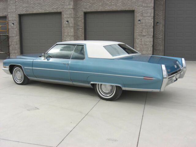 Cadillac DeVille 1971 image number 2