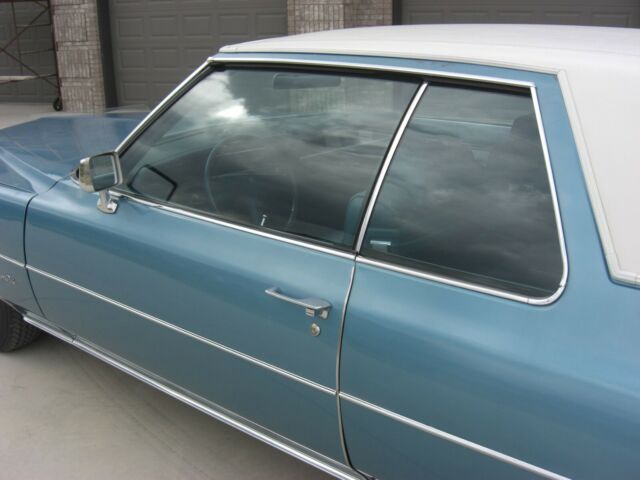 Cadillac DeVille 1971 image number 32