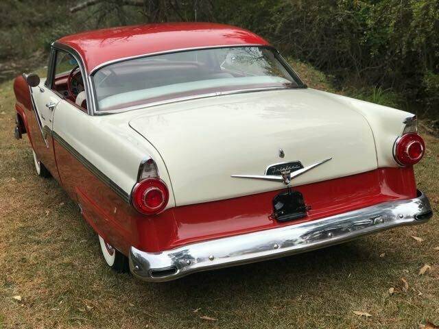 Ford Fairlane 1956 image number 29