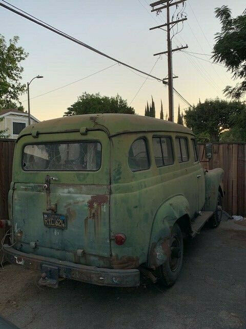 International Harvester Travelall 1957 image number 6