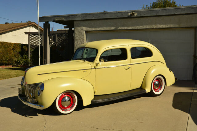 Ford Tudor 1940 image number 0