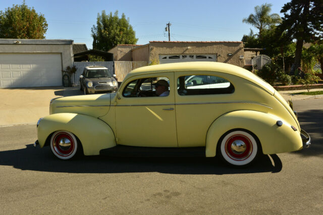 Ford Tudor 1940 image number 13