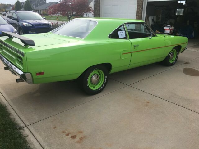 Plymouth Road Runner 1970 image number 14