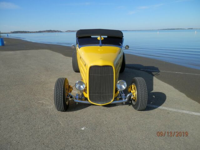 Ford Roadster 1932 image number 1