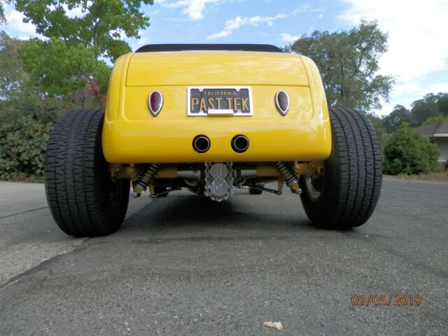 Ford Roadster 1932 image number 16