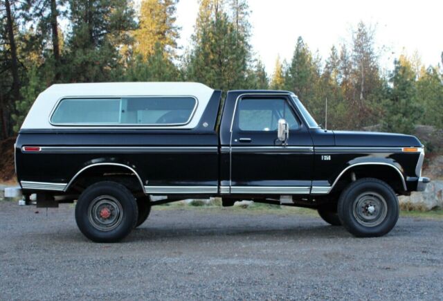 Ford F-250 1976 image number 0