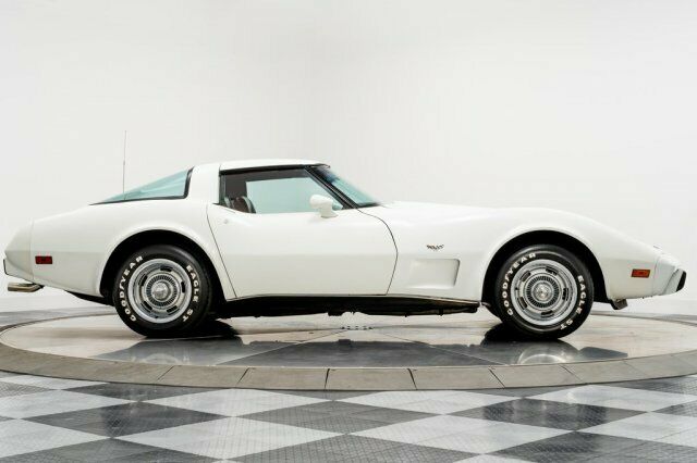 Chevrolet Corvette 1979 image number 17