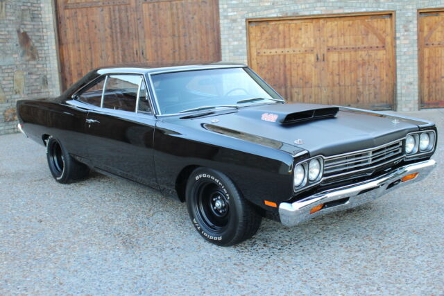 Plymouth Road Runner 1969 image number 25