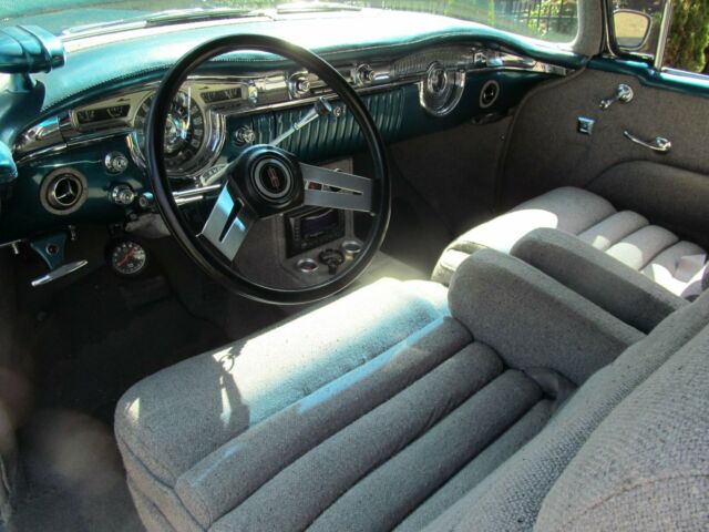 Oldsmobile Ninety-Eight 1954 image number 20