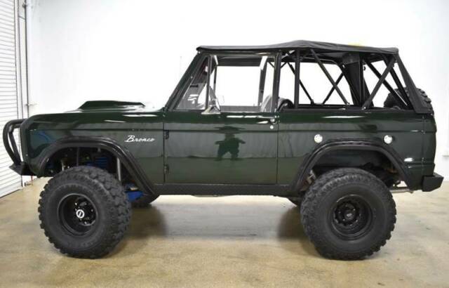 Ford Bronco 1966 image number 2