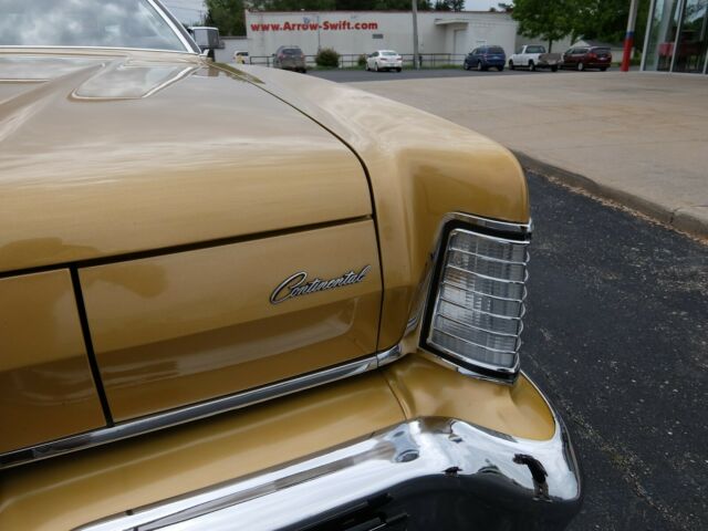 Lincoln Continental 1973 image number 30