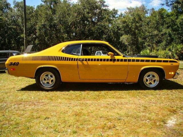 Plymouth Duster 1971 image number 10