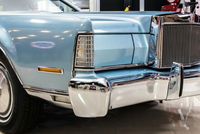 Lincoln Continental 1973 image number 18