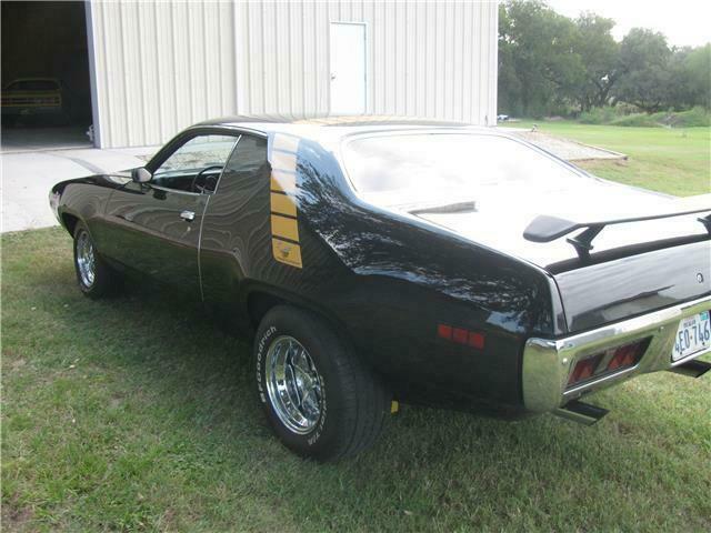 Plymouth Road Runner 1971 image number 2