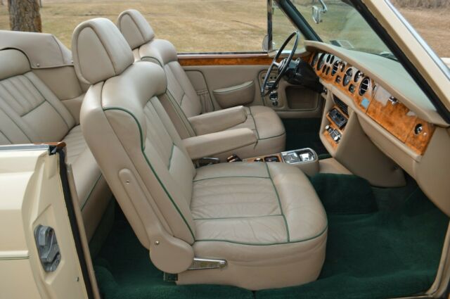 Rolls-Royce Corniche 1972 image number 20