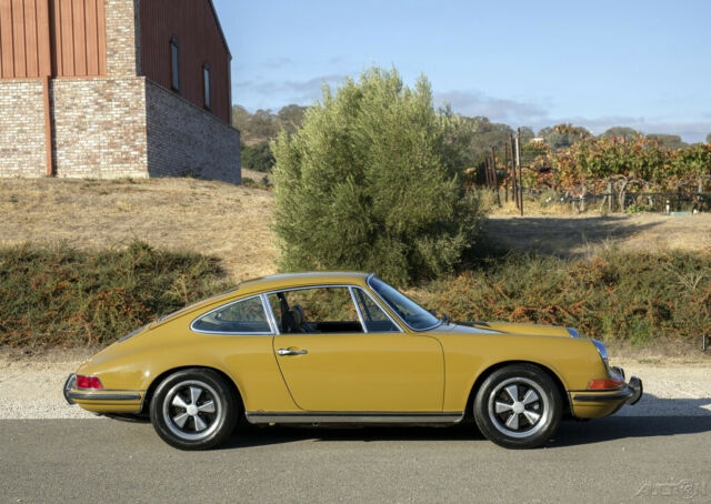 Porsche 911 1971 image number 29