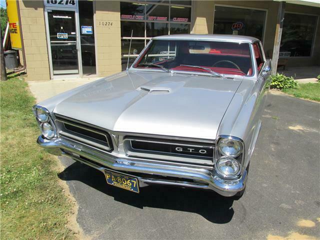 Pontiac Le Mans 1965 image number 25