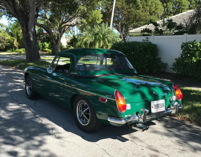 MG MGB 1972 image number 13