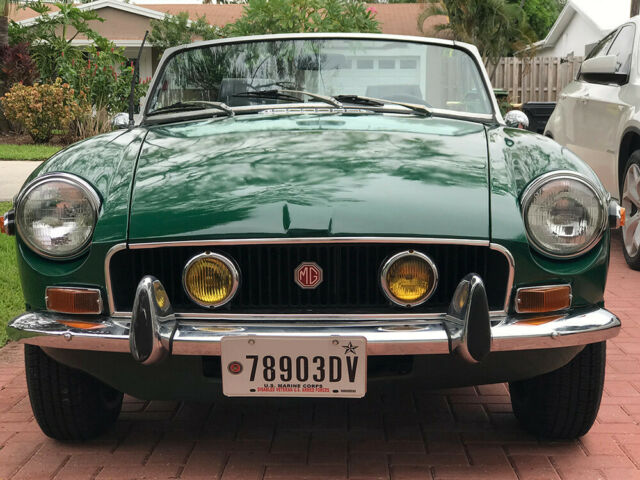 MG MGB 1972 image number 17